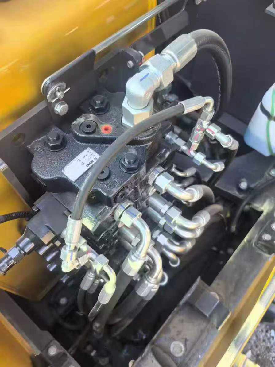 Used XCMG XE60 Excavator 2016 Model / 6