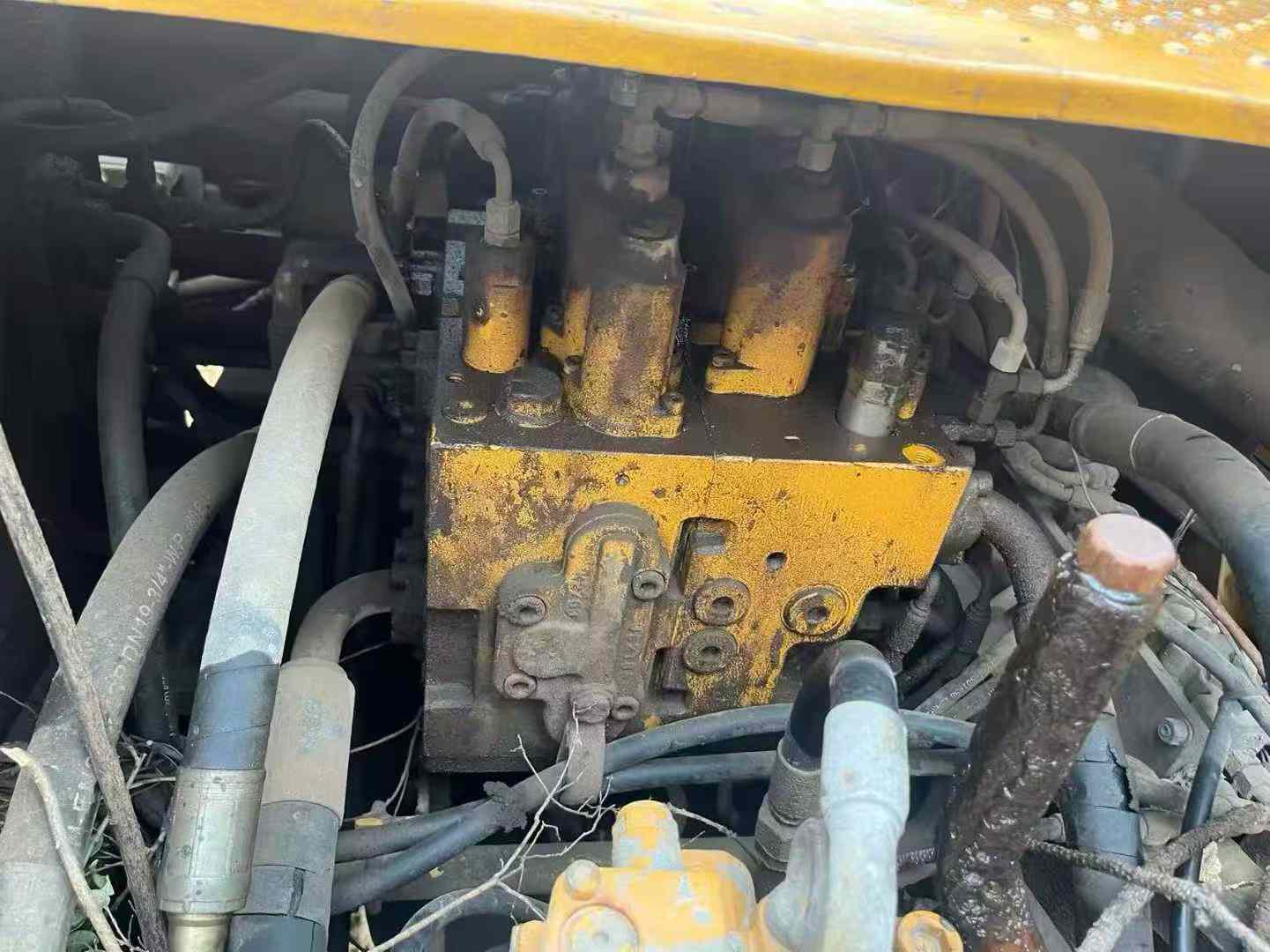 Used Sany SY215C-10 Excavator 2016 Model / 4