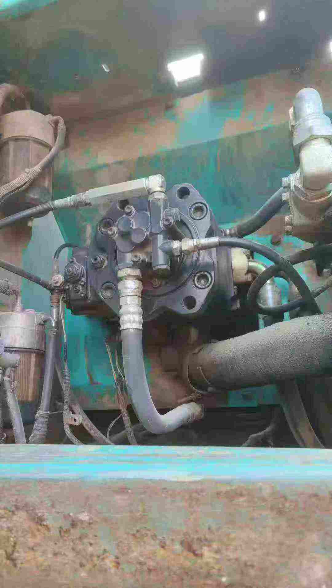 Used Kobelco SK210 Excavator 2010 Model / 5