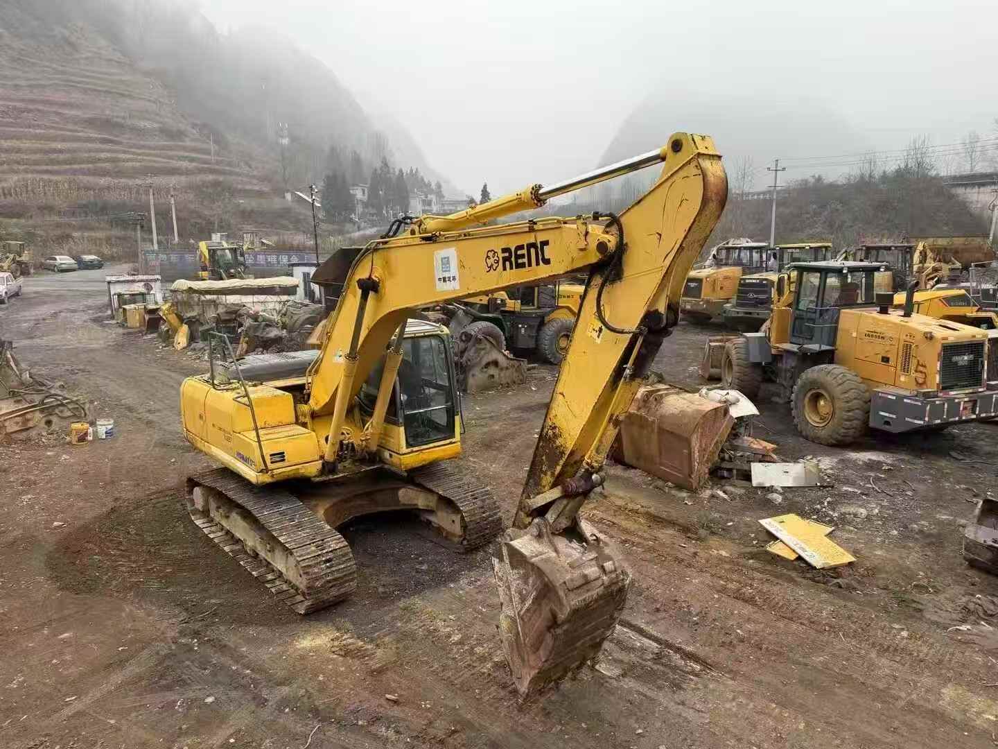 Used Komatsu PC200-8N1 Excavator 2016 Model / 3