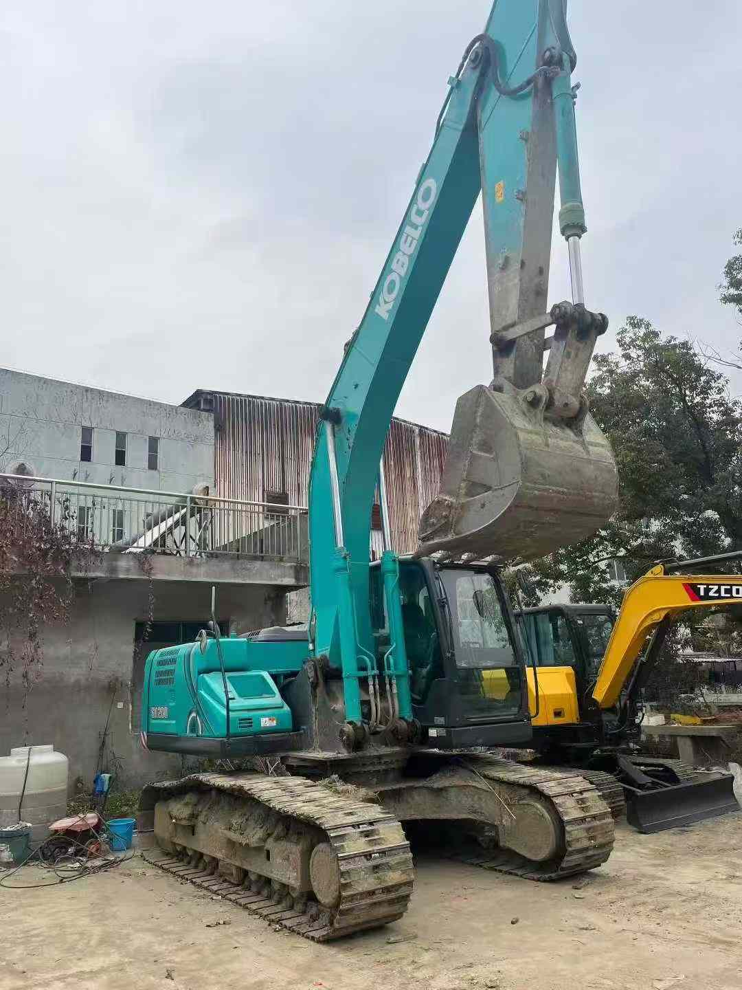 Used Kobelco SK200 Excavator 2022 Model / 9