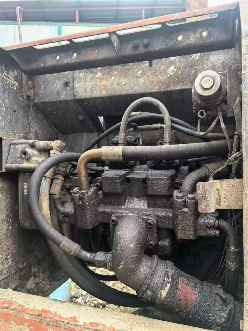 Used Hitachi EX210-6 Excavator 2016 Model / 4