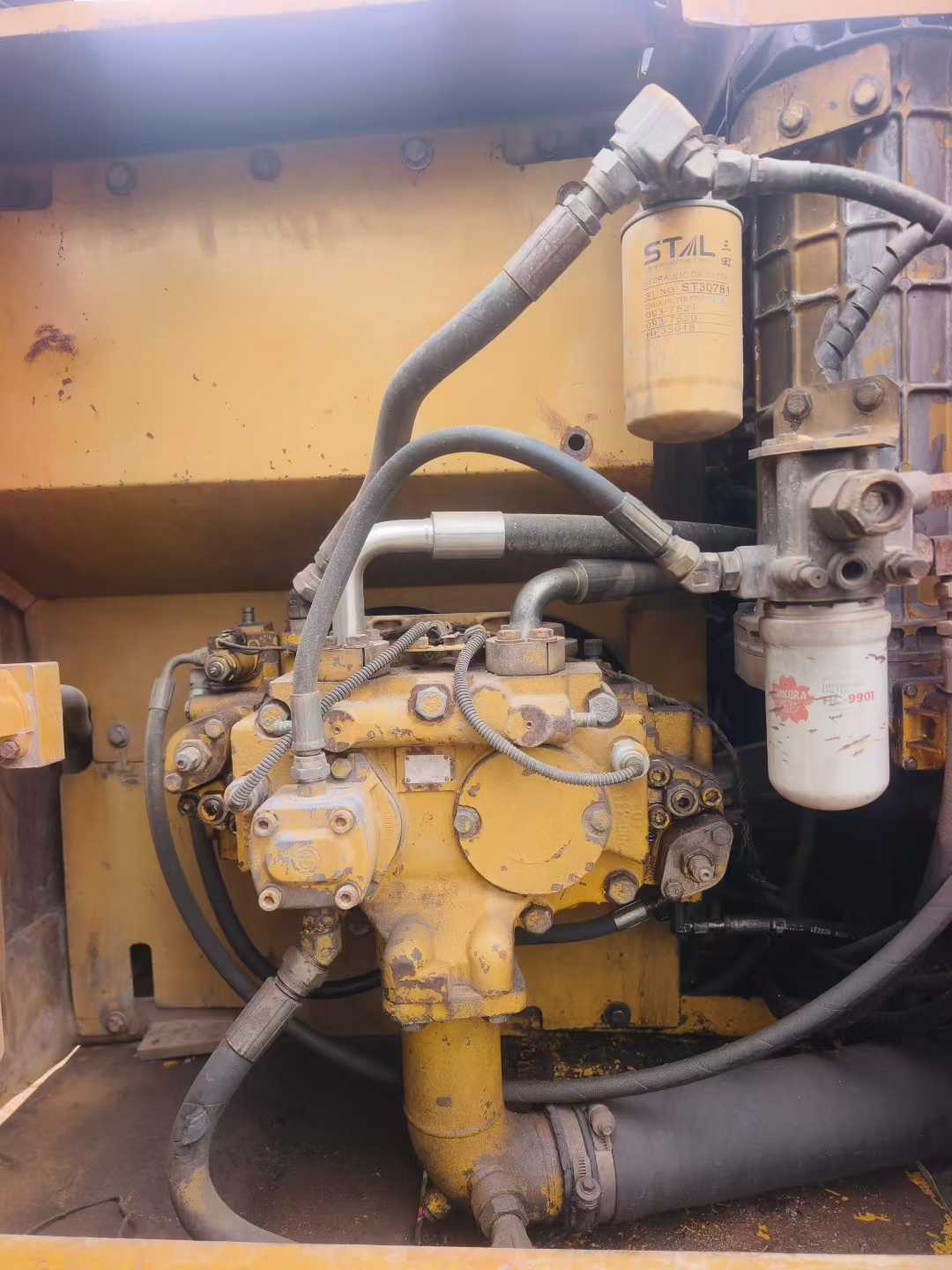 Used Caterpillar 320D Excavator 2016 Model / 4