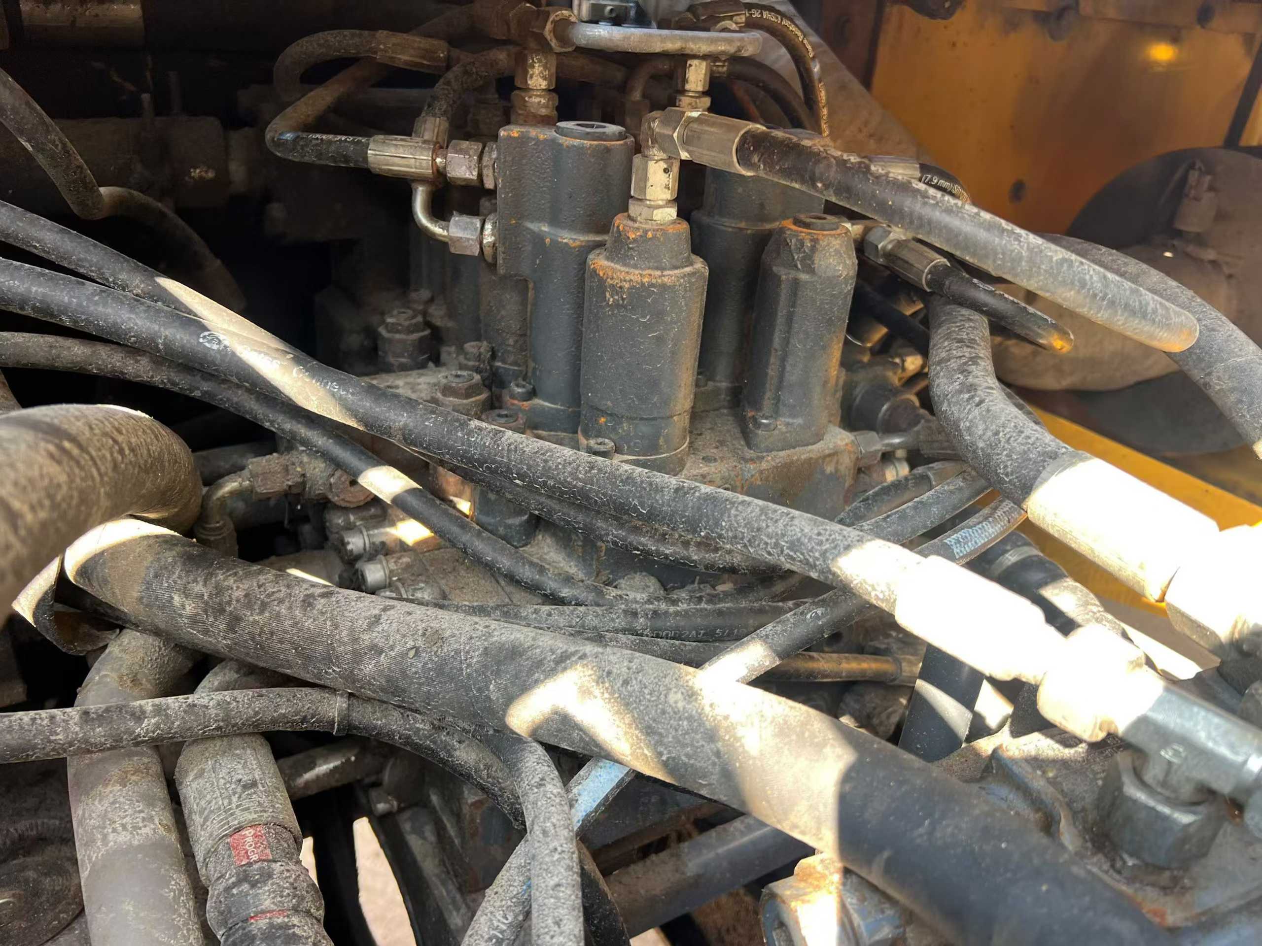 Used XCMG XE215 Excavator 2016 Model / 7