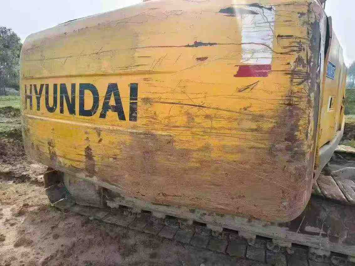 Used Hyundai R225-7 Excavator 2016 Model / 7