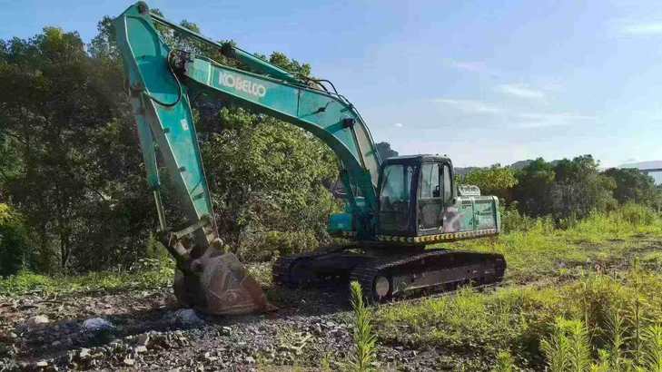 Buy Kobelco SK60 Used Excavator / 1