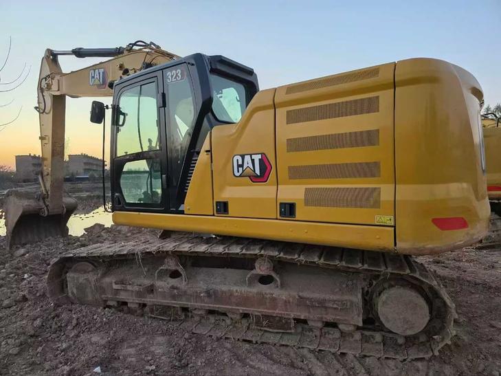 Buy Caterpillar 323 Used Excavator / 1
