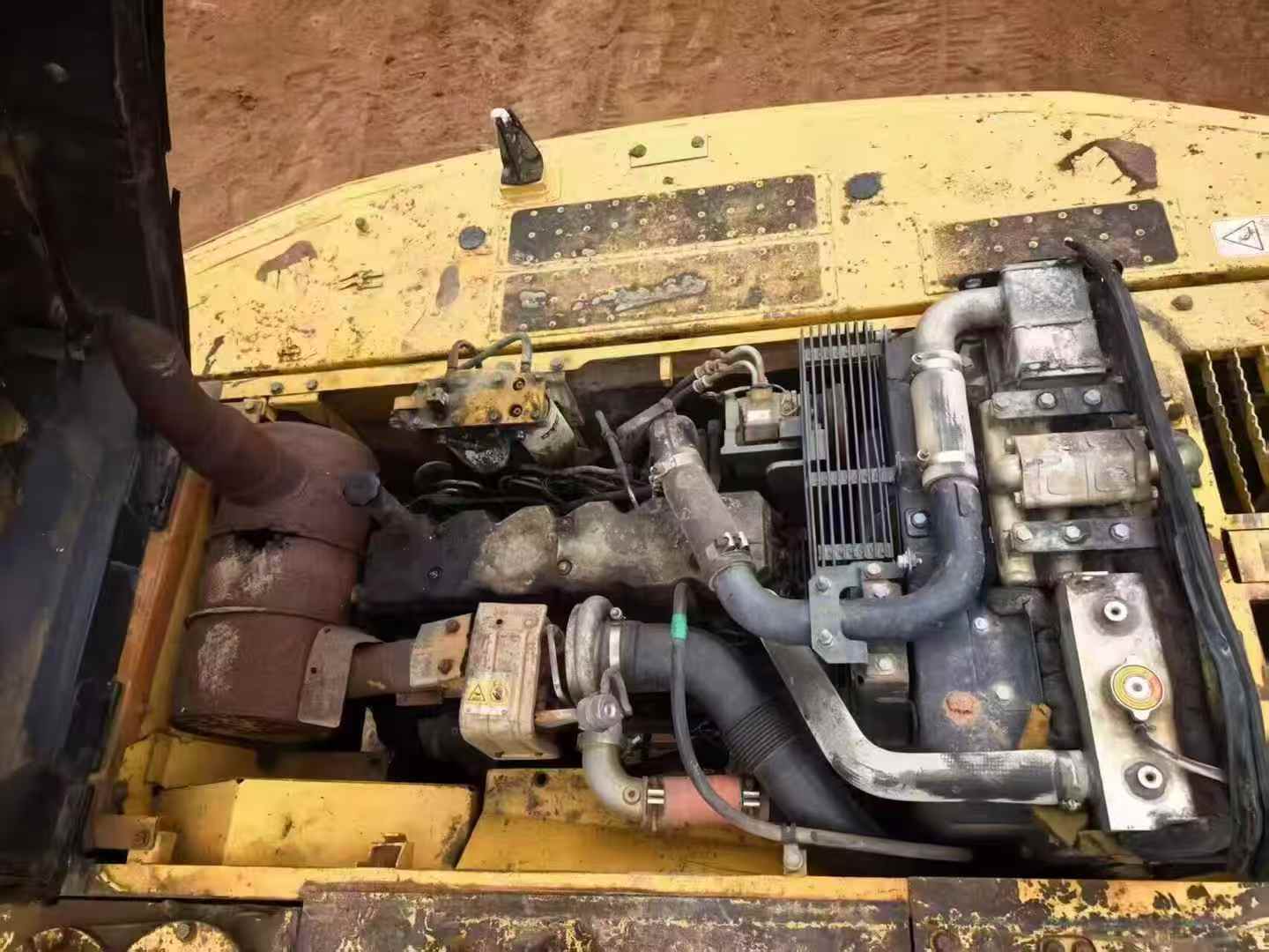 Used Komatsu PC200-8 Excavator 2016 Model / 3