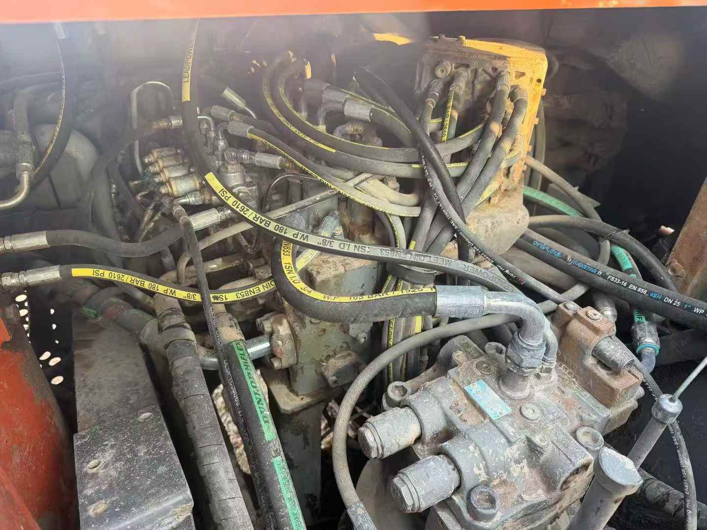 Used Hitachi ZAXIS200 Excavator 2010 Model / 4