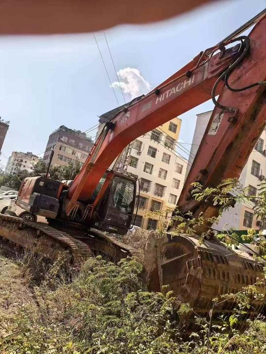 Buy Hitachi ZX240 Used Excavator / 1