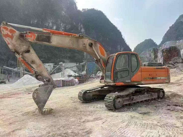 Buy Doosan DX80 Used Excavator / 1