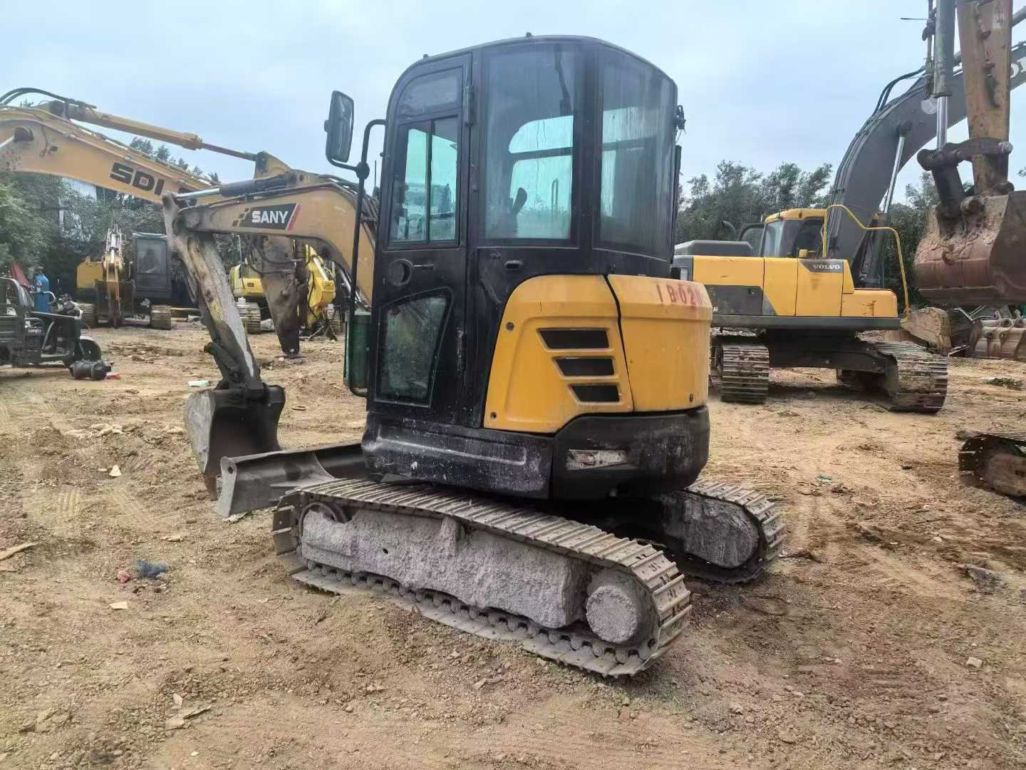 Used XCMG XE35U Excavator 2016 Model / 3