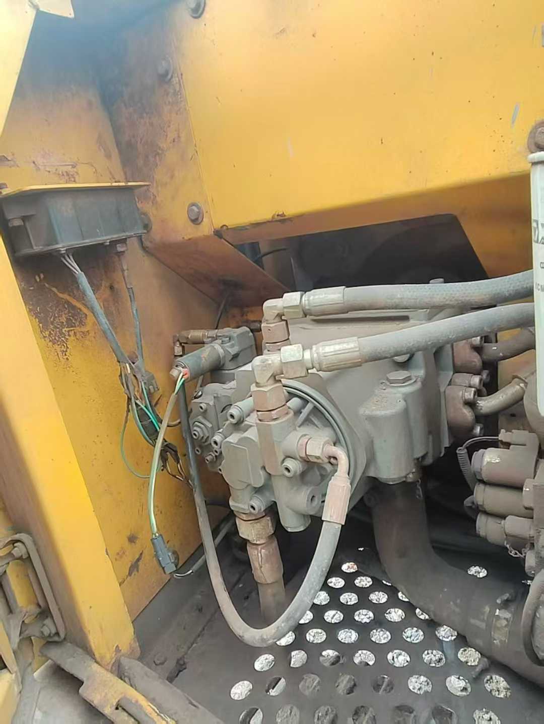 Used XCMG XE150 Excavator 2015 Model / 3