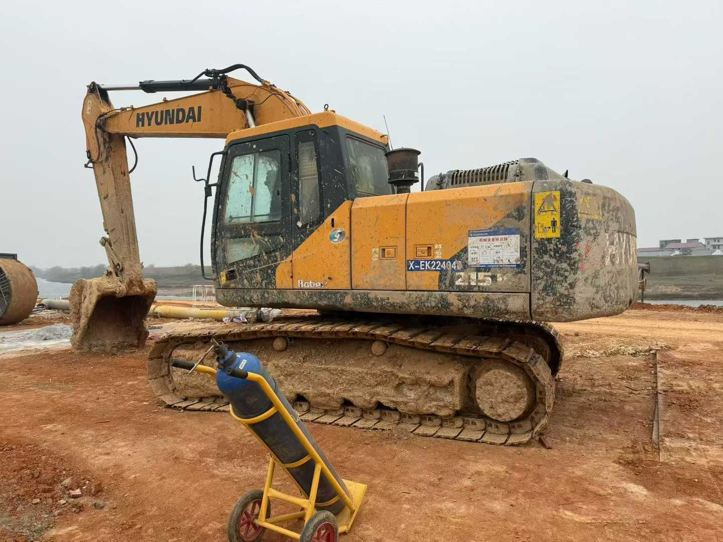 Used Hyundai R215VSN Excavator 2016 Model / 4