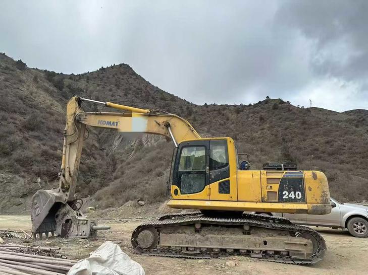 Buy Komatsu PC240-11M0 Used Excavator / 1