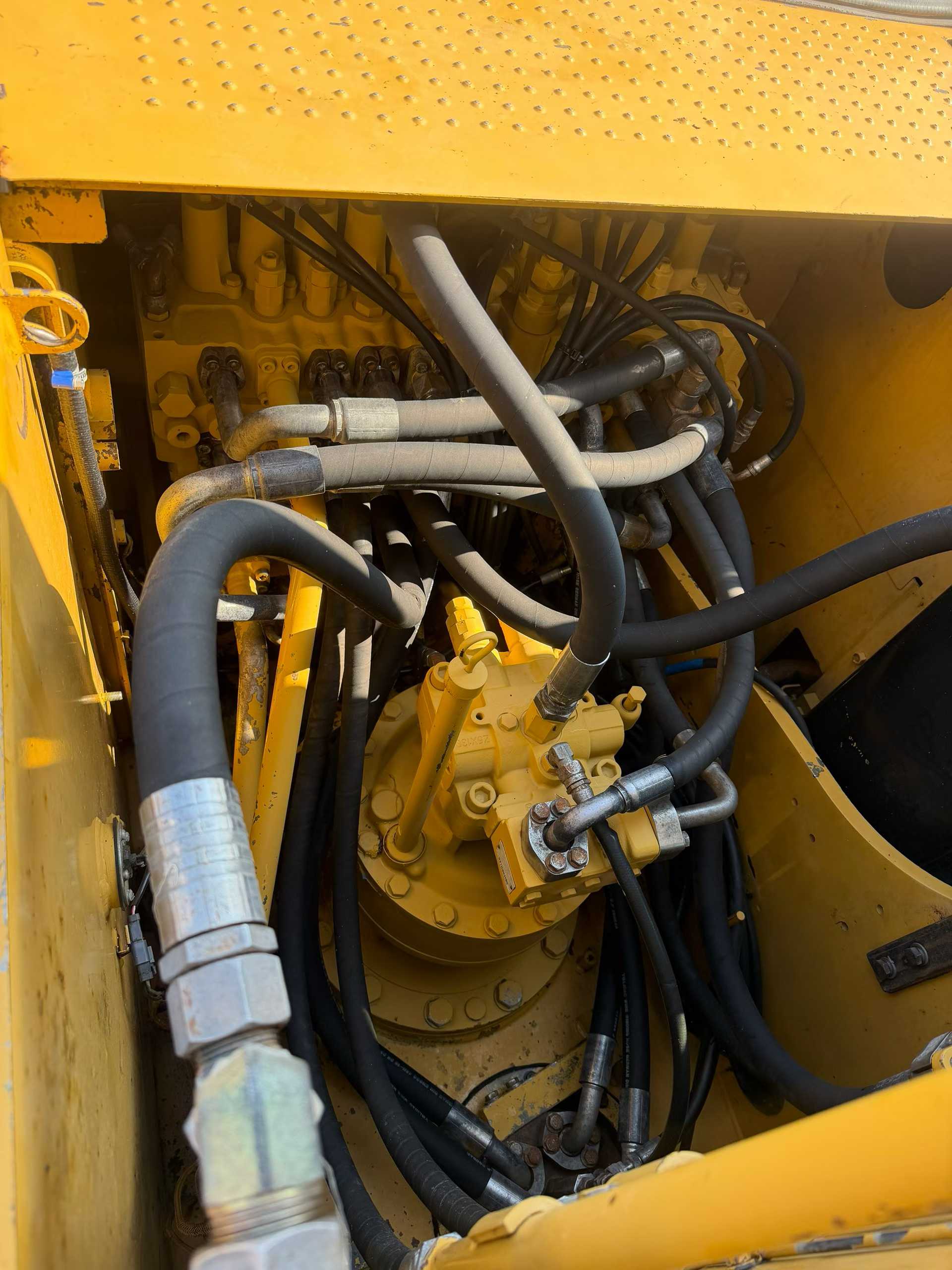 Used Caterpillar 320D Excavator 2016 Model / 8