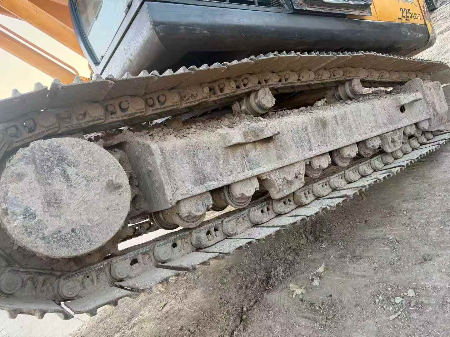 Used Hyundai R225-7 Excavator 2012 Model / 8