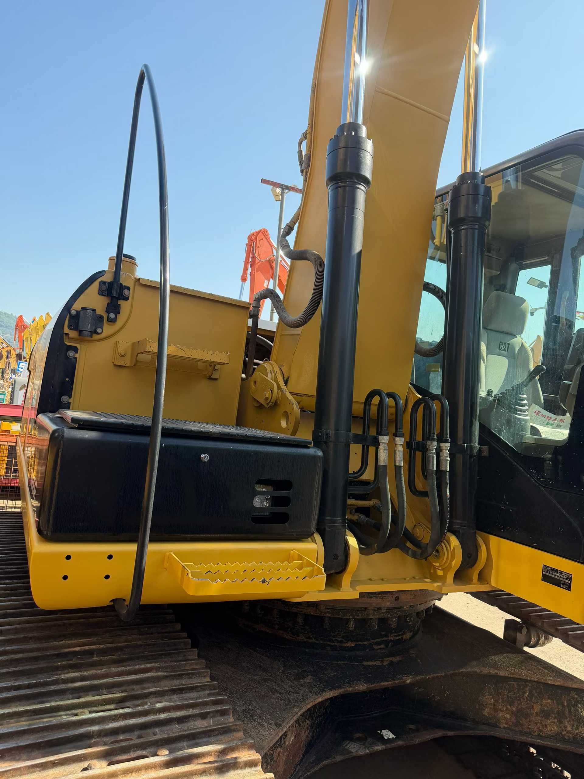 Used Caterpillar 320D Excavator 2016 Model / 3