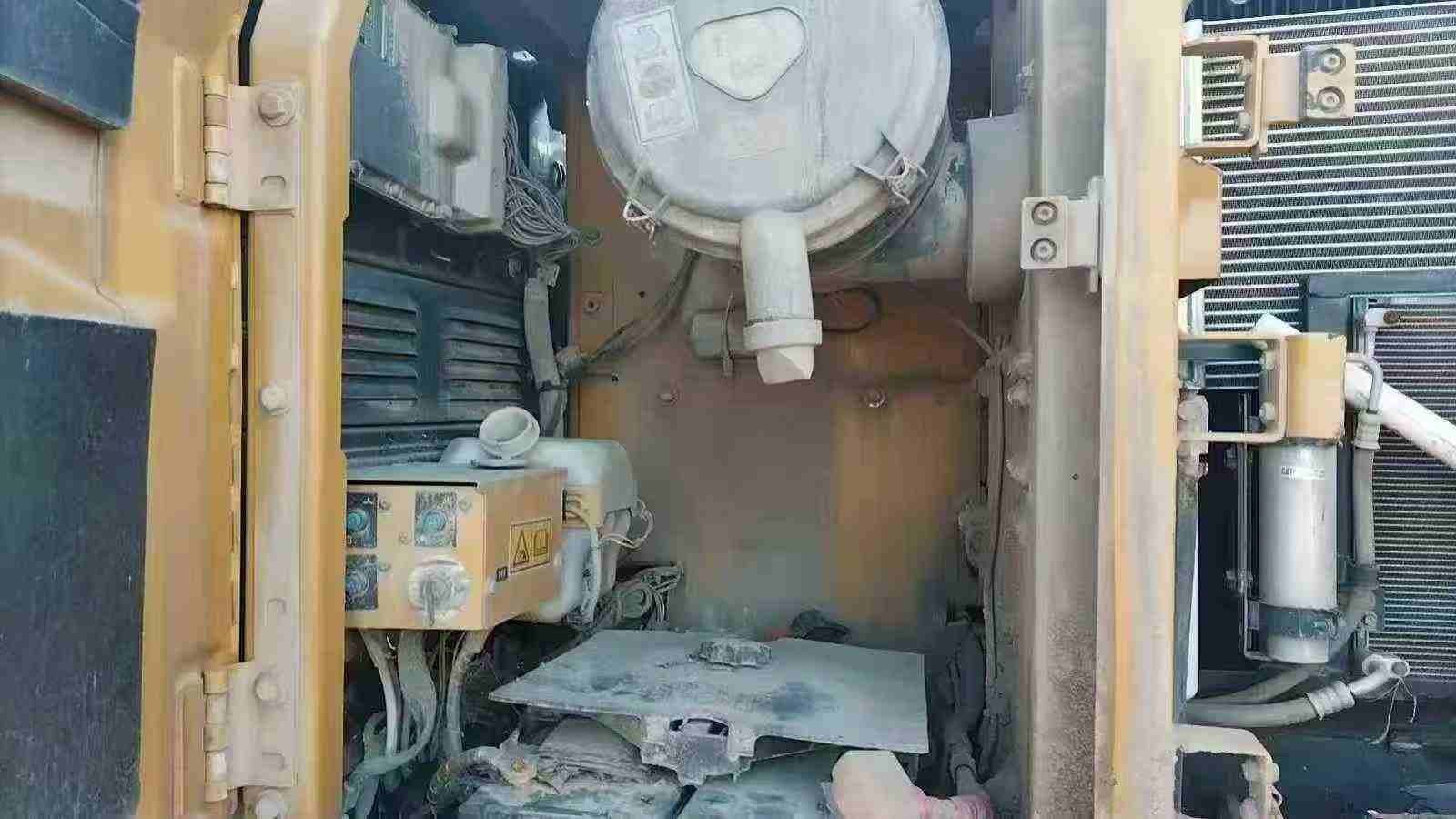 Used Caterpillar 320D Excavator 2010 Model / 5