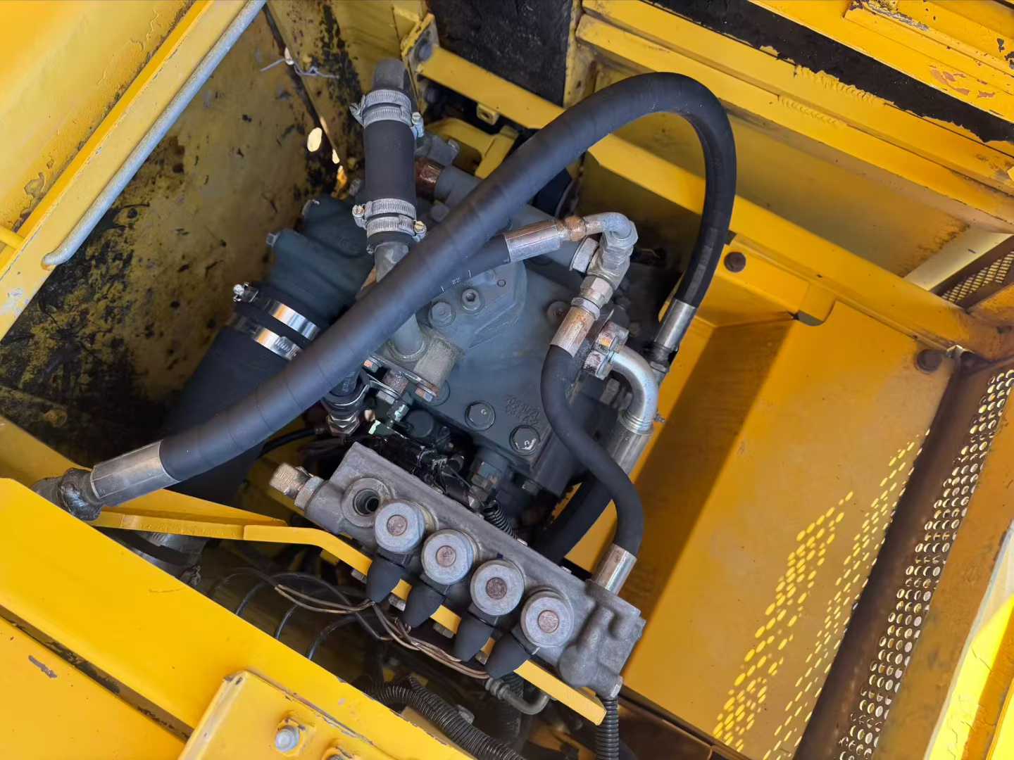 Used Komatsu PC120-6E Excavator 2016 Model / 6