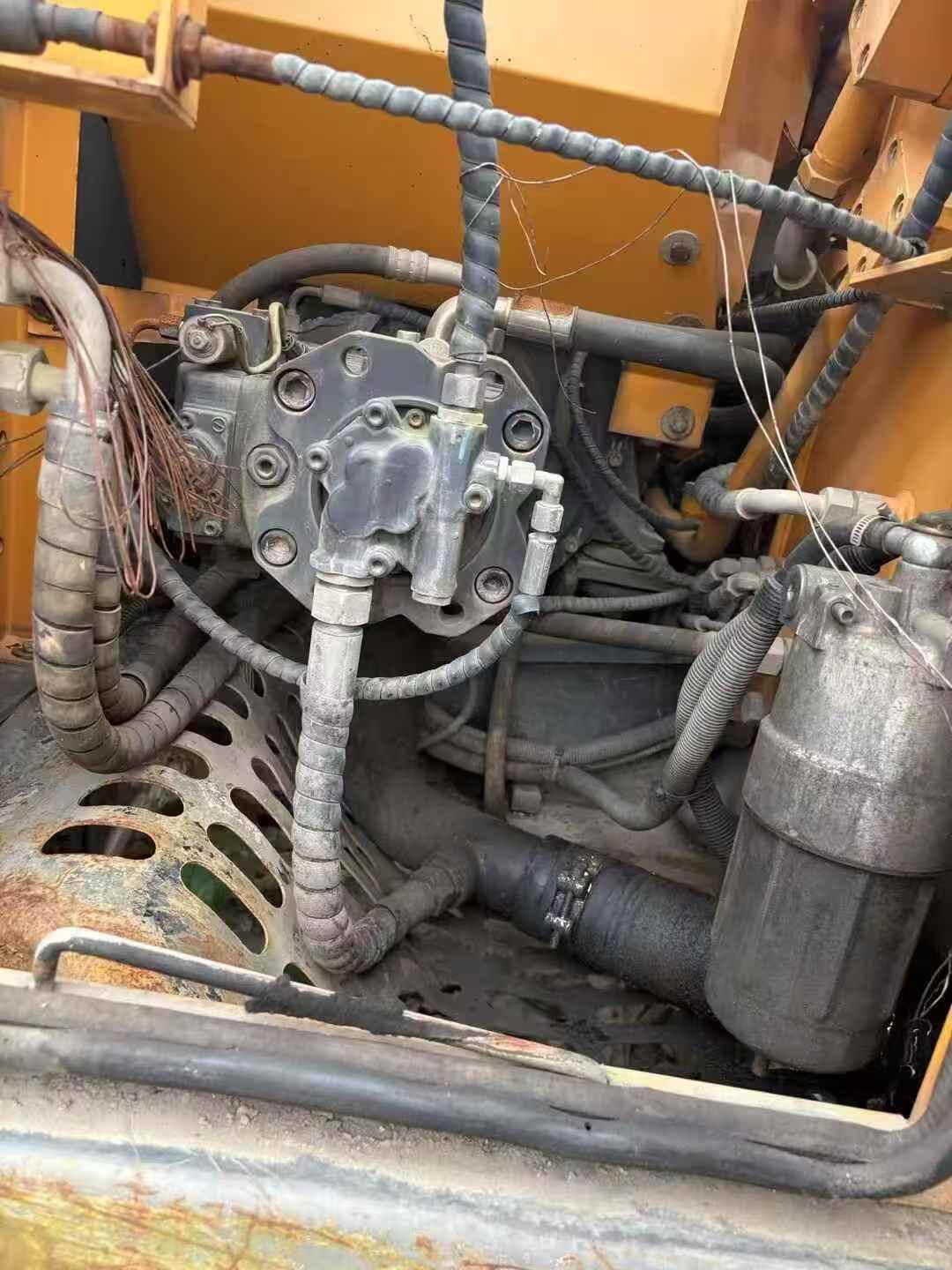 Used Sany SY135 Excavator 2016 Model / 3