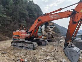 Buy Doosan DH220 Used Excavator / 2 Used Doosan DH220 Excavator 2016 Model / 2