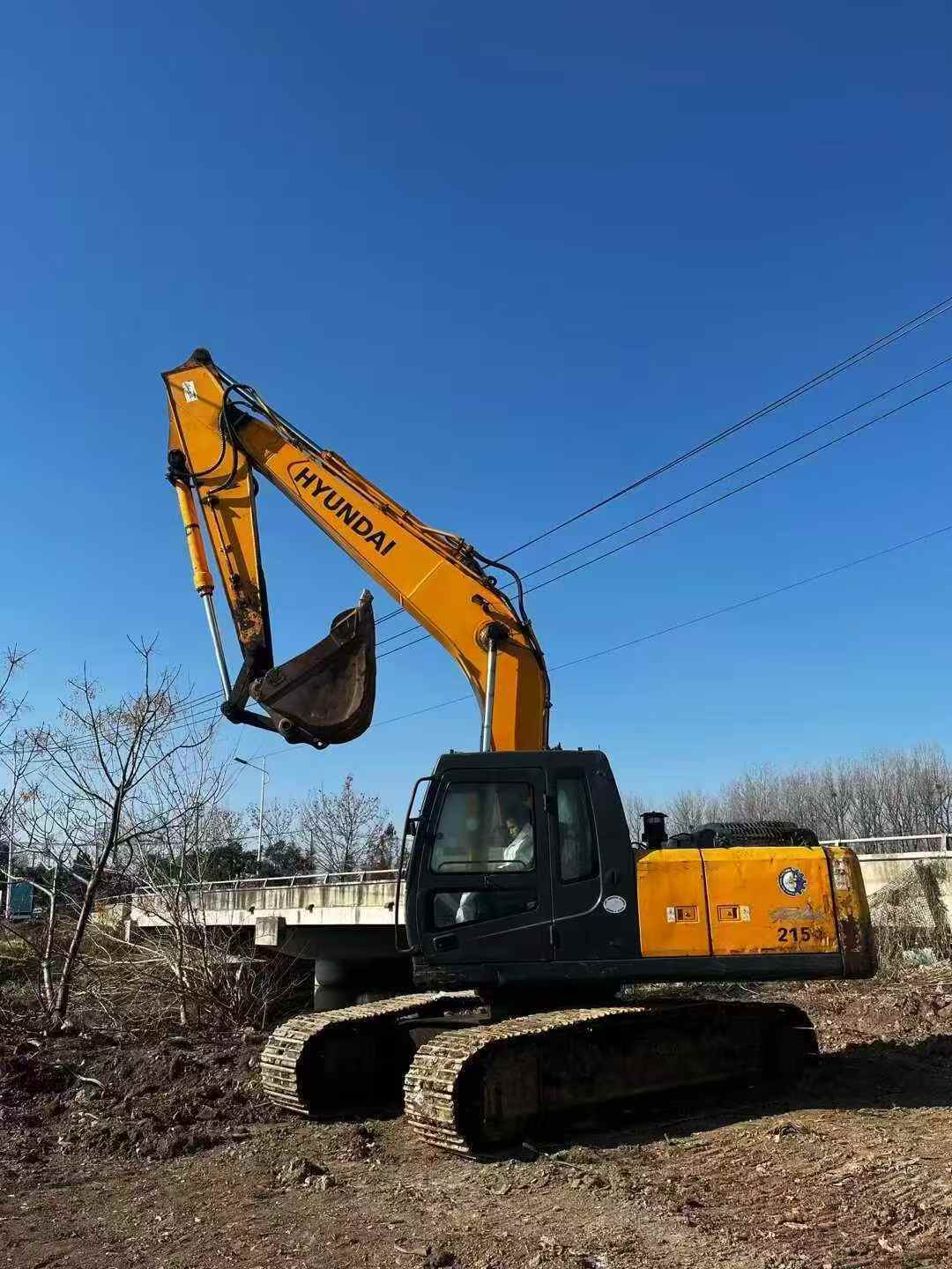Used Hyundai R215-7 Excavator 2010 Model / 3