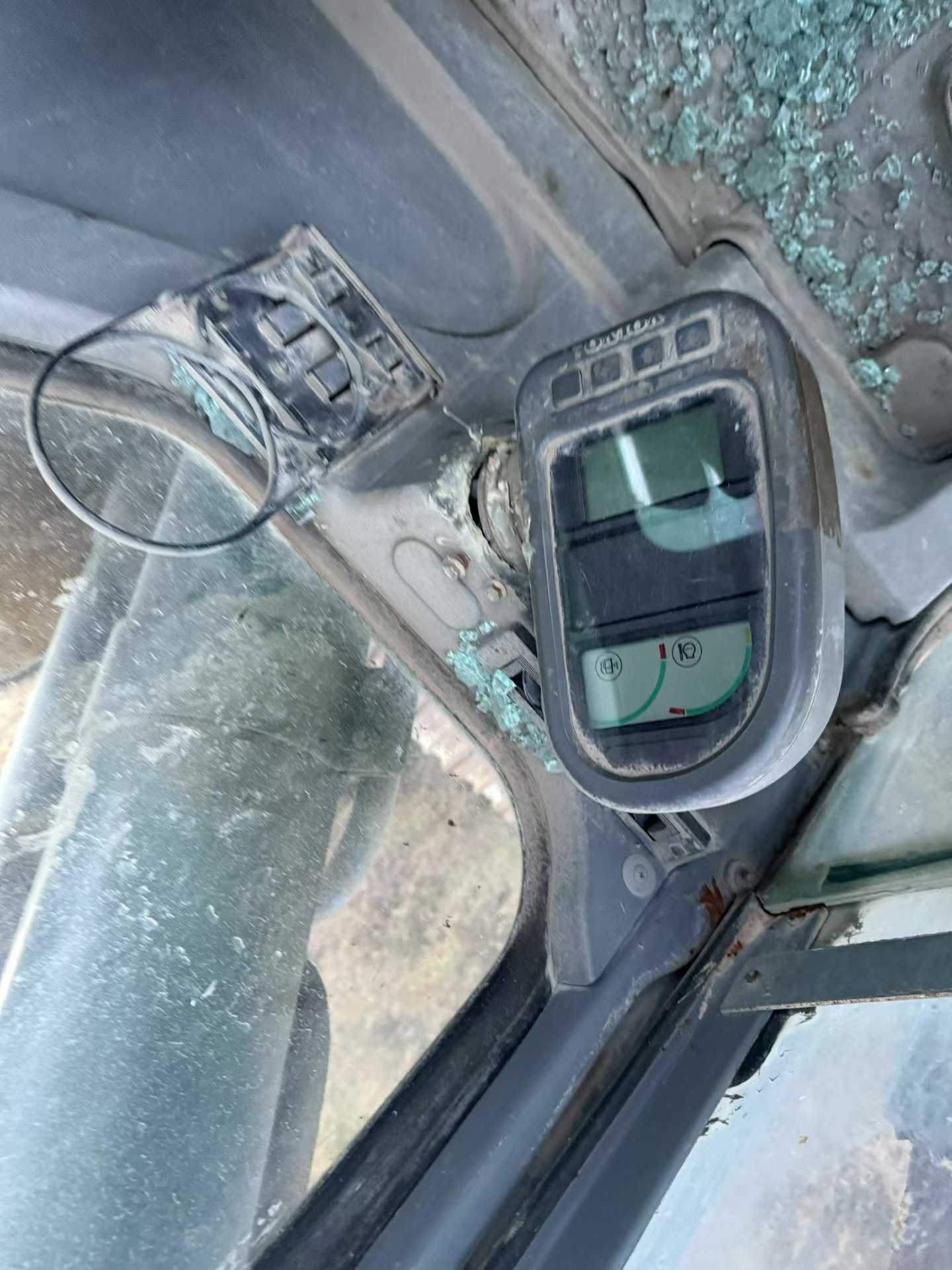 Used Volvo EC240 Excavator 2014 Model / 9