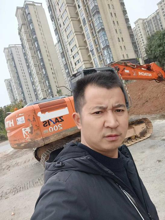 Buy Hitachi ZAXIS200 Used Excavator / 1