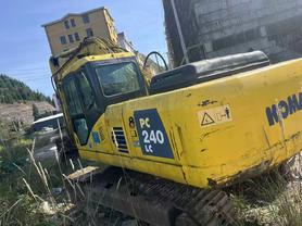Buy Komatsu PC220 Used Excavator / 2 Used Komatsu PC220 Excavator 2016 Model / 2