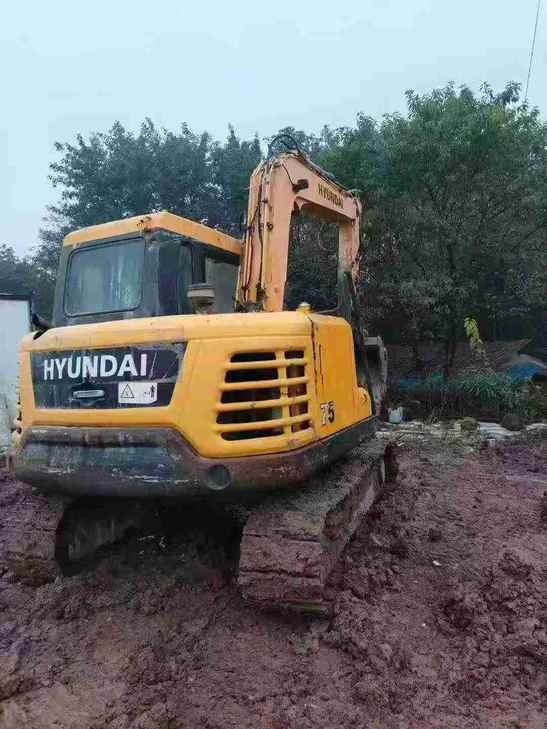 Buy Hyundai R75VS Used Excavator / 1