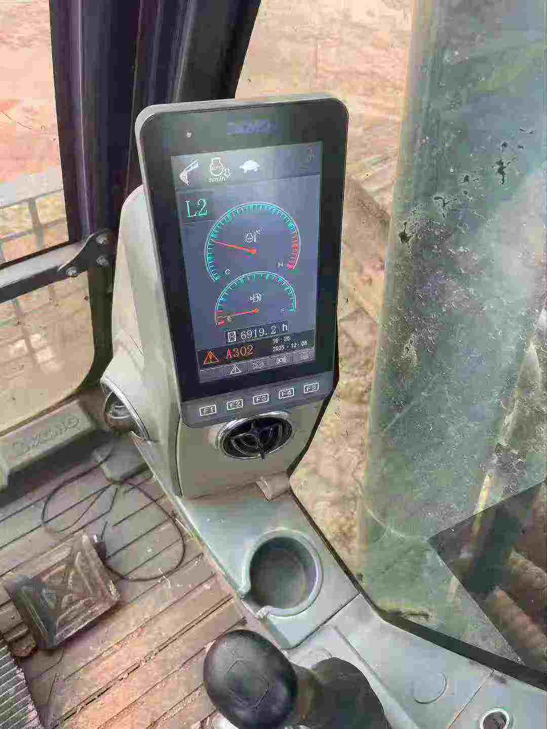 Used XCMG XE270DK Excavator 2020 Model / 4