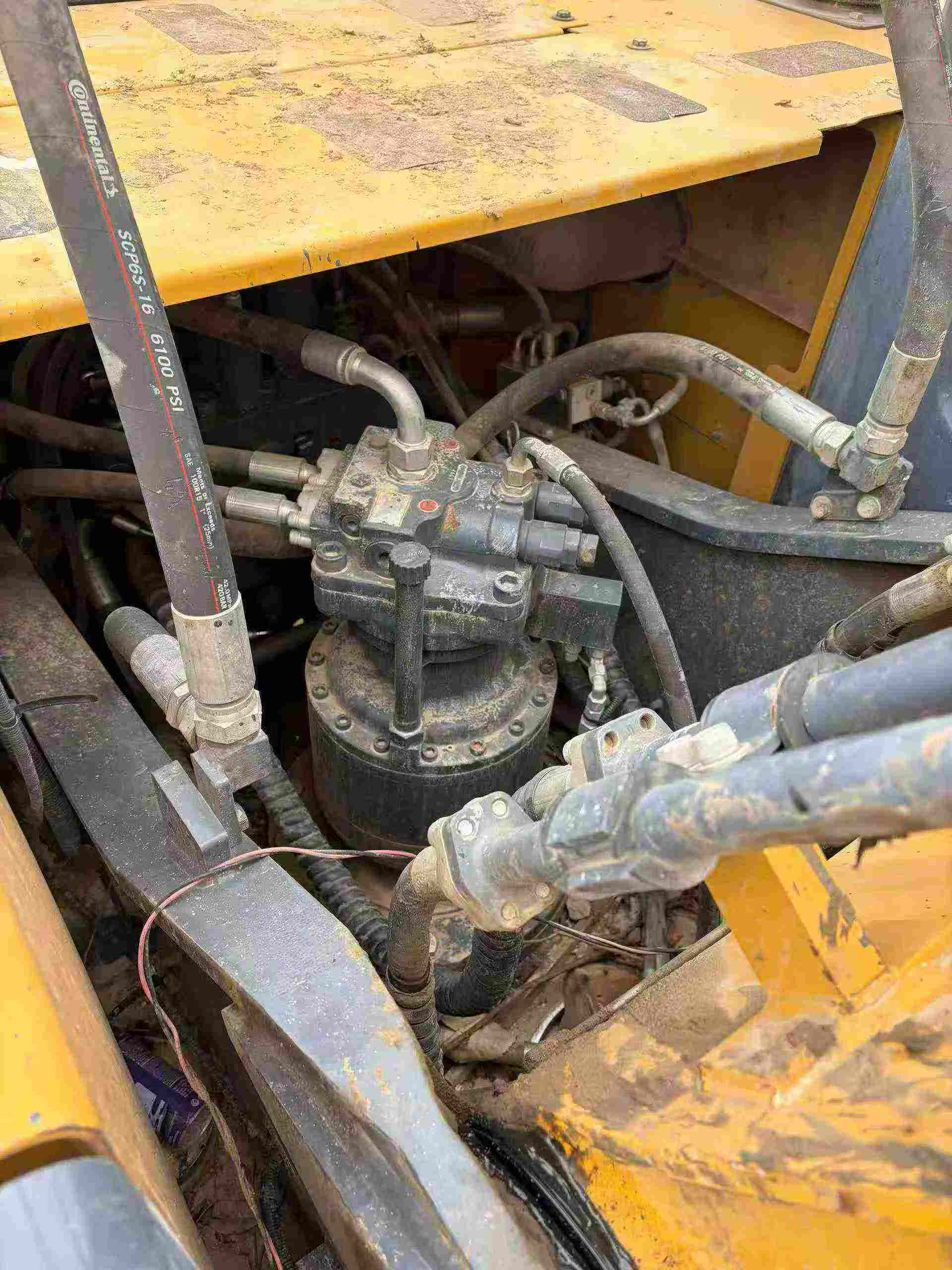 Used XCMG XE205GH Excavator 2022 Model / 8