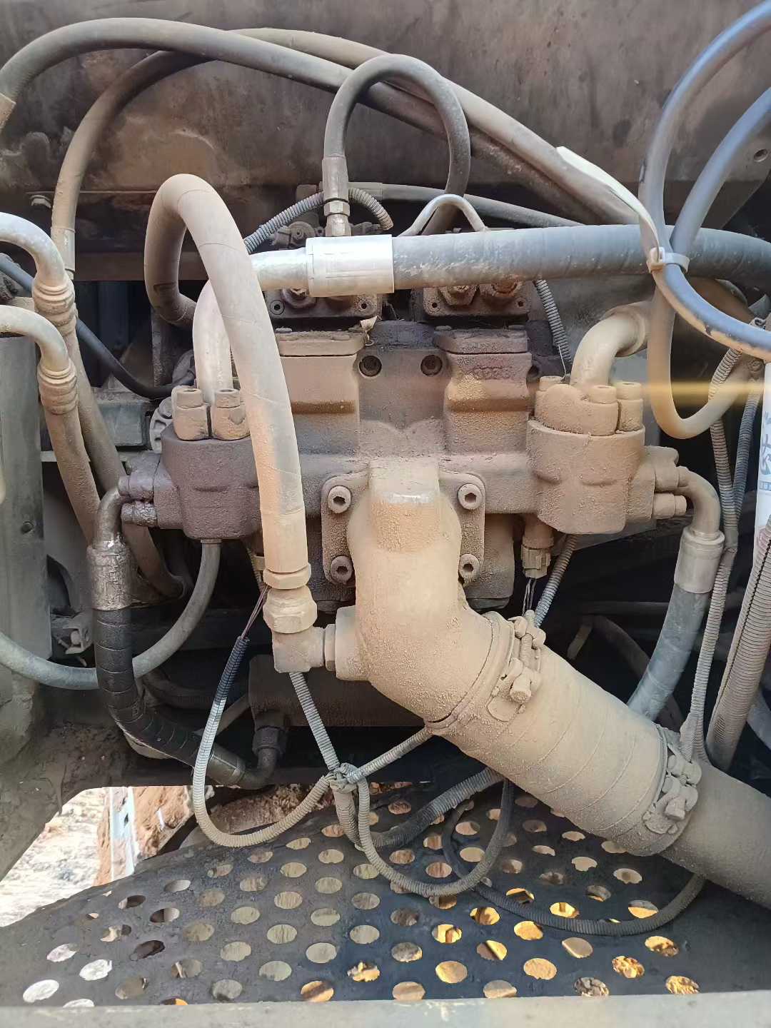 Used Hitachi ZAXIS200 Excavator 2016 Model / 7