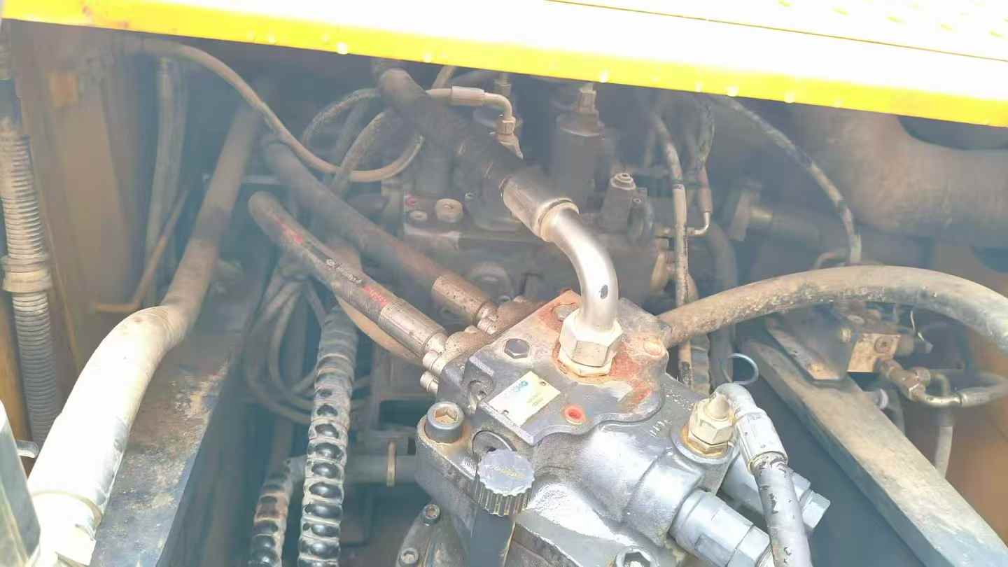 Used XCMG XE205DA Excavator 2021 Model / 4