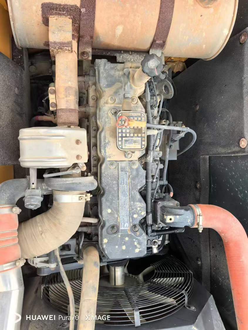 Used Hyundai R215VSN Excavator 2018 Model / 8