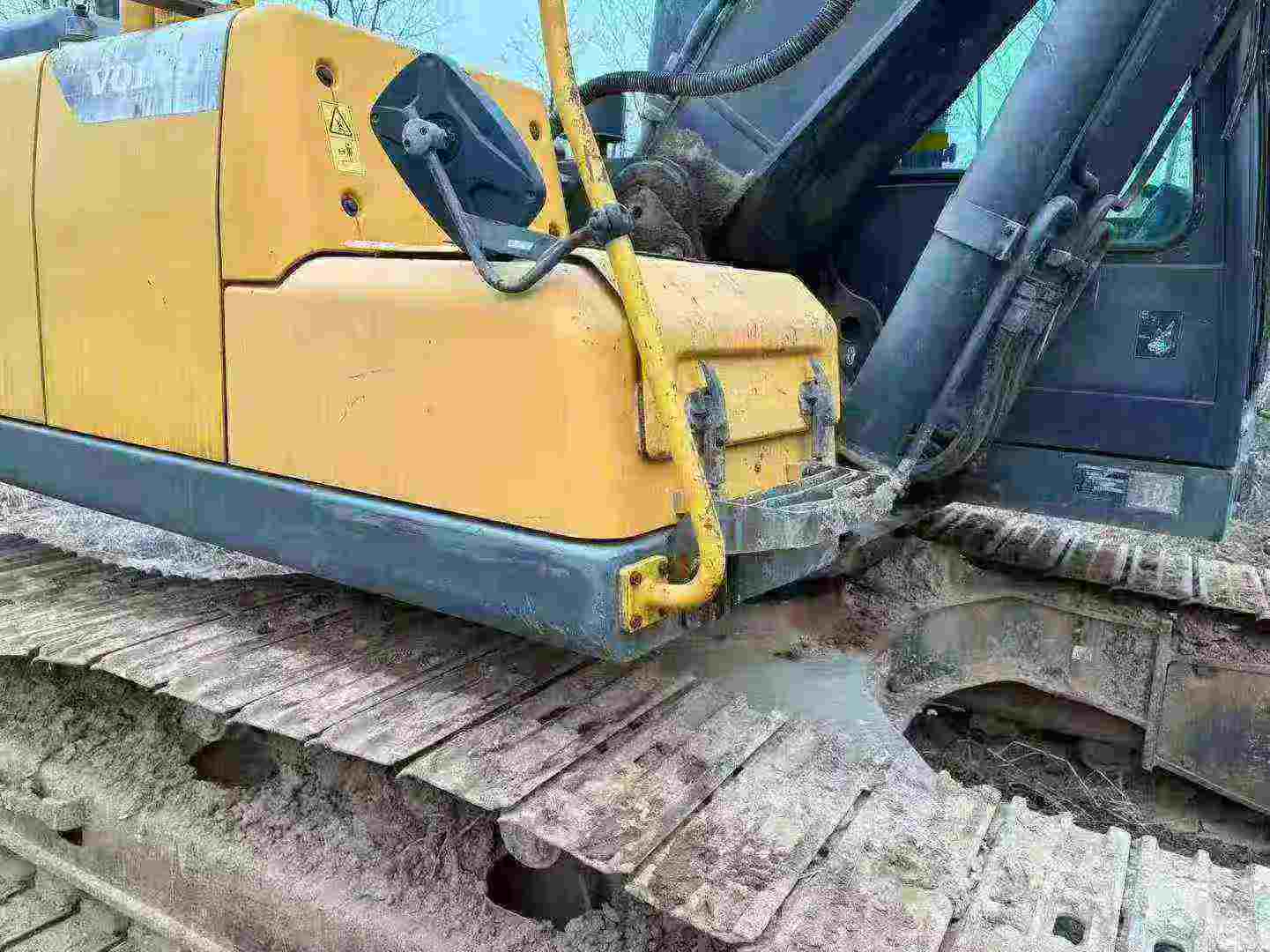 Used Volvo EC200 Excavator 2019 Model / 9