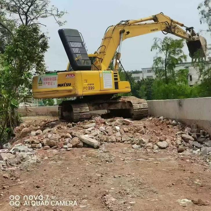 Buy Komatsu PC200 Used Excavator / 1