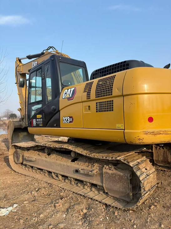 Buy Caterpillar 323 Used Excavator / 1