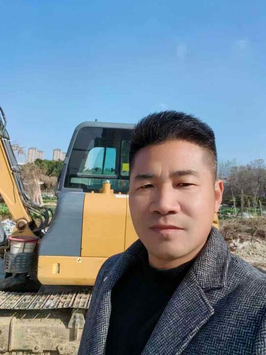 Buy XCMG XE60 Used Excavator / 1