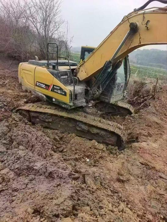 Buy Sany SY215ACE Used Excavator / 1