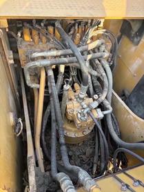 Buy Caterpillar 320D Used Excavator / 8 Used Caterpillar 320D Excavator 2013 Model / 8
