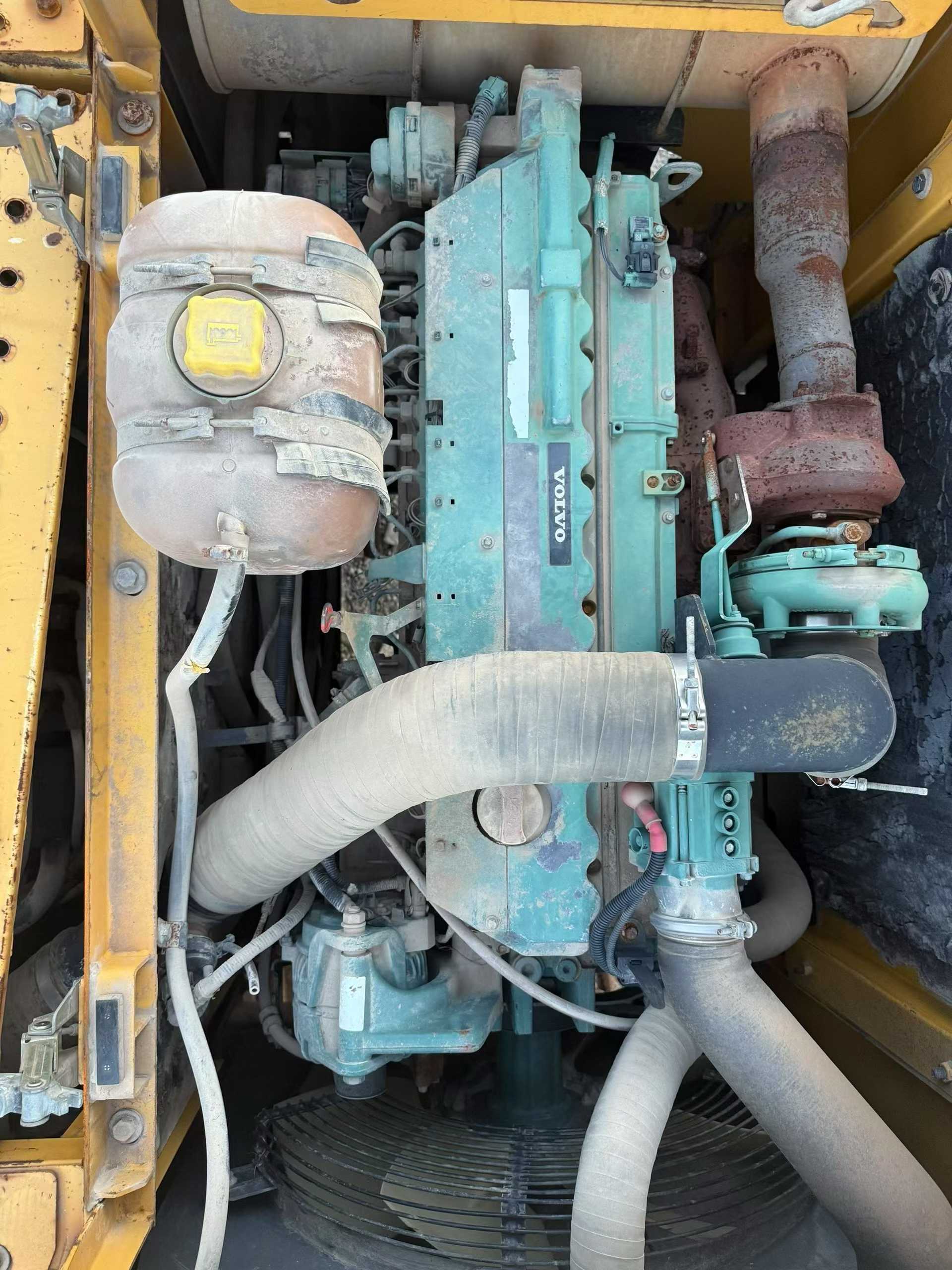 Used Volvo EC240 Excavator 2014 Model / 7