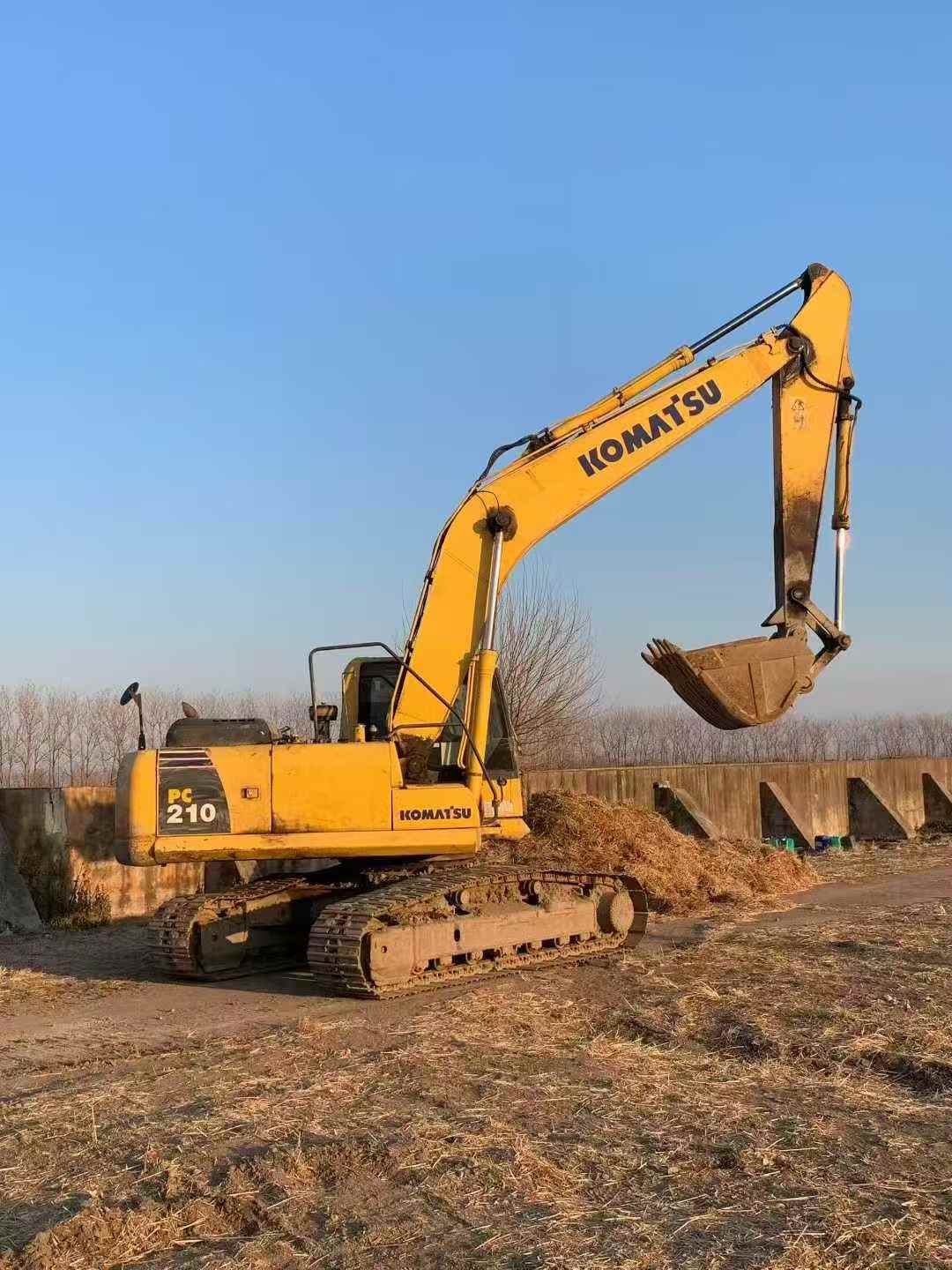 Used Komatsu PC210-8 Excavator 2013 Model / 3