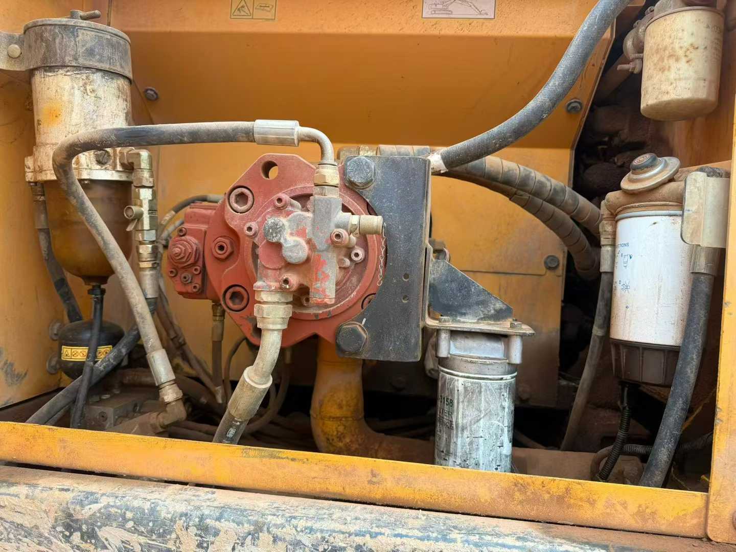 Used Hyundai R215VSN Excavator 2016 Model / 3