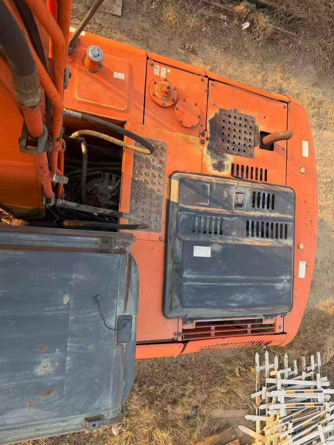 Used Hitachi ZAXIS200 Excavator 2010 Model / 6