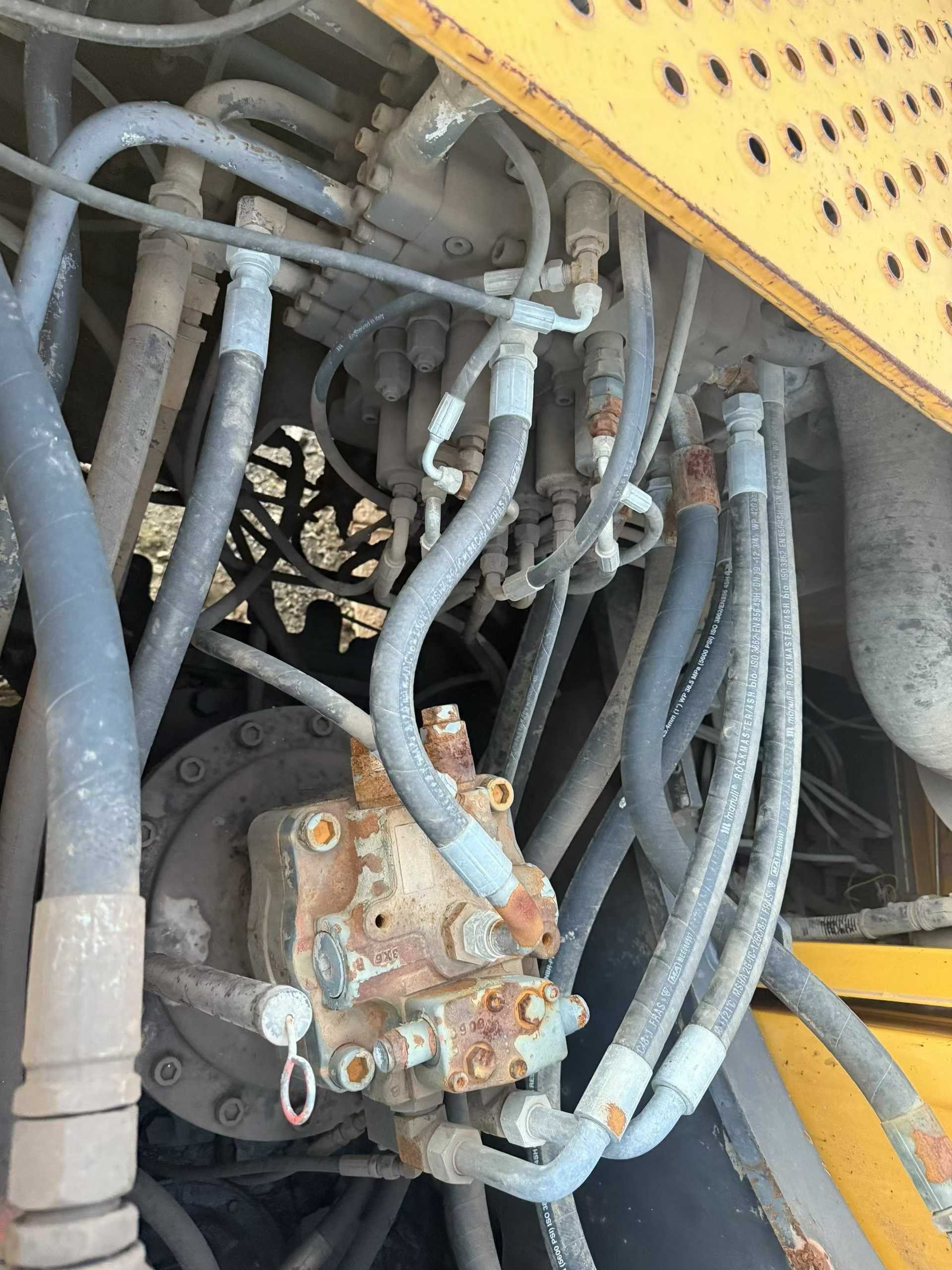 Used Volvo EC240 Excavator 2014 Model / 6