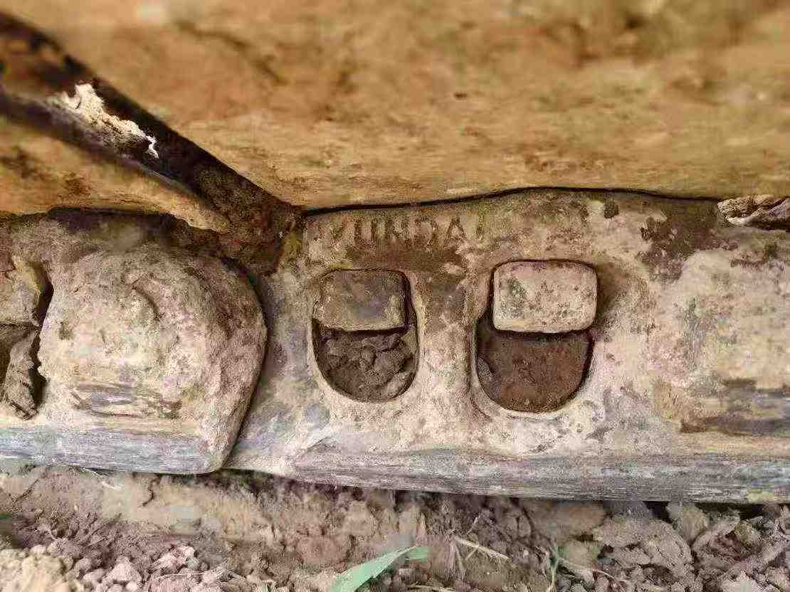 Used Hyundai R225-7 Excavator 2016 Model / 8