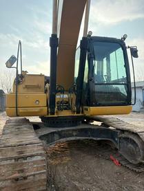 Buy Caterpillar 323 Used Excavator / 5 Used Caterpillar 323 Excavator 2022 Model / 5