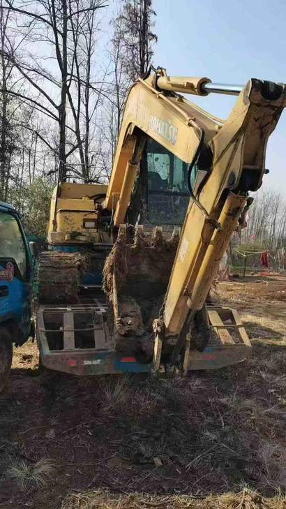 Buy Komatsu PC70 Used Excavator / 1